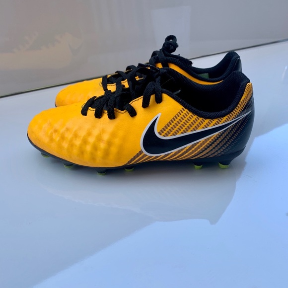 ‼️SOLD‼️✨3/$20 Nike Soccer Cleat Shoes - Picture 2 of 7